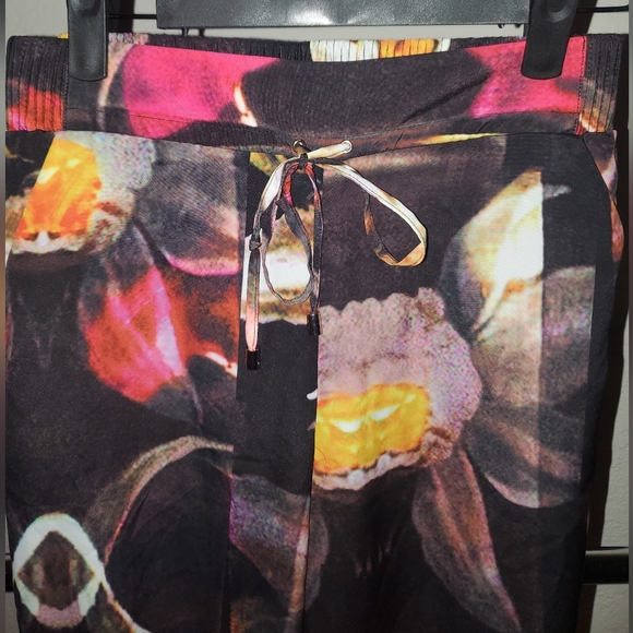 TED BAKER Ameena Floral Jogger Black Size 0 XS - Picture 2 of 5